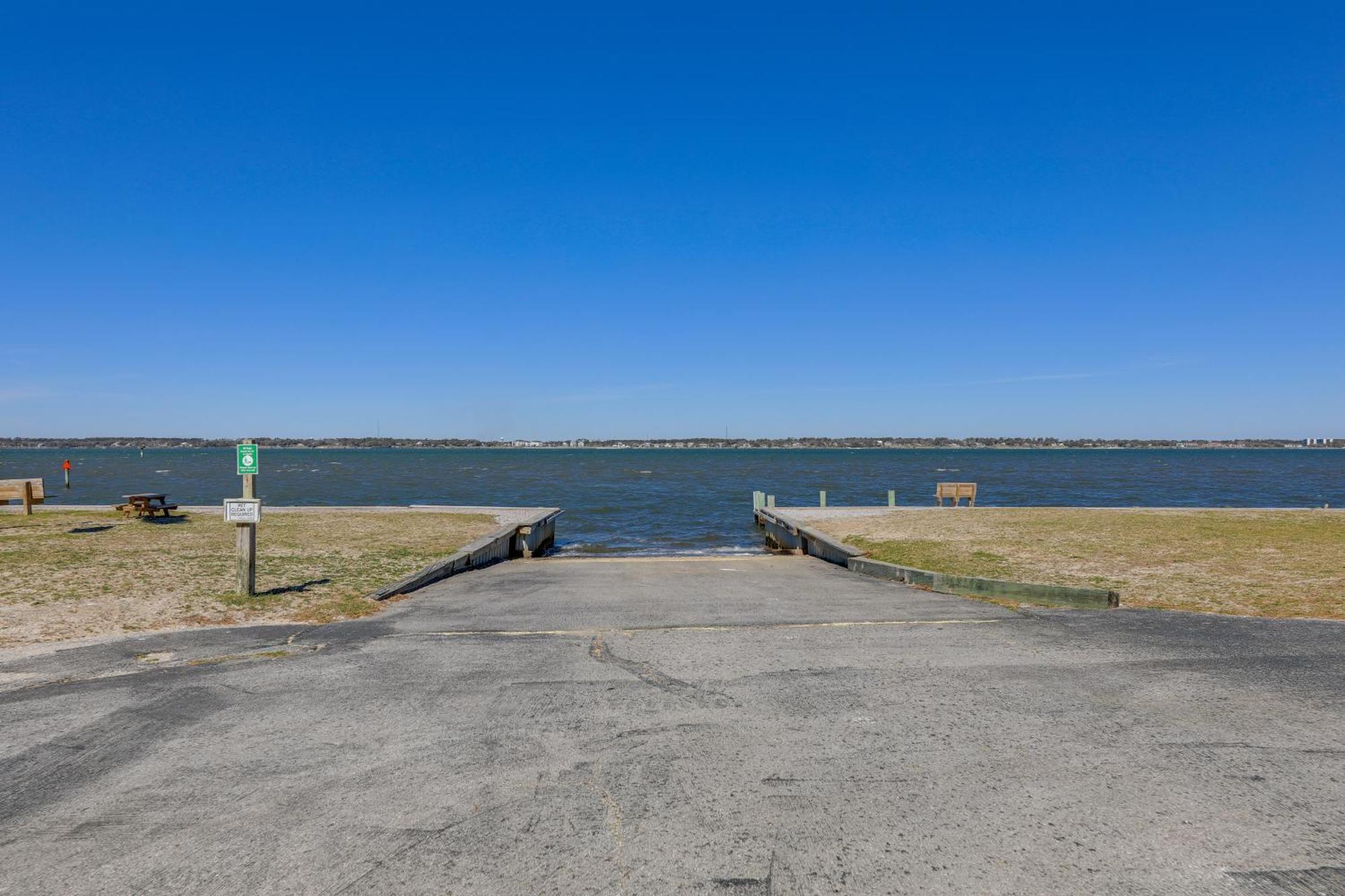Waterfront Pine Knoll Shores Gem With Boat Dock Exterior photo