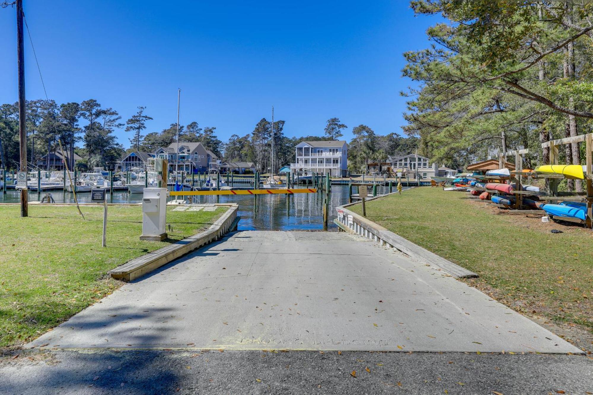 Waterfront Pine Knoll Shores Gem With Boat Dock Exterior photo